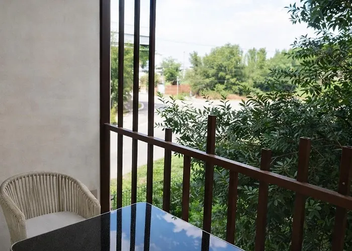 King En Coba Pool, Gym & Garden