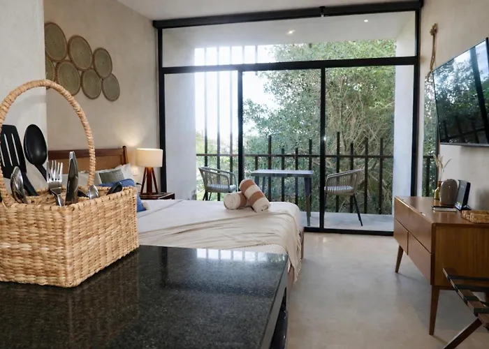 King En Coba Pool, Gym & Garden Hotel *